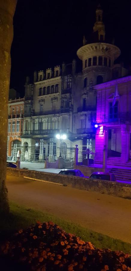 Apartamentos Halcon Ribadeo Bagian luar foto